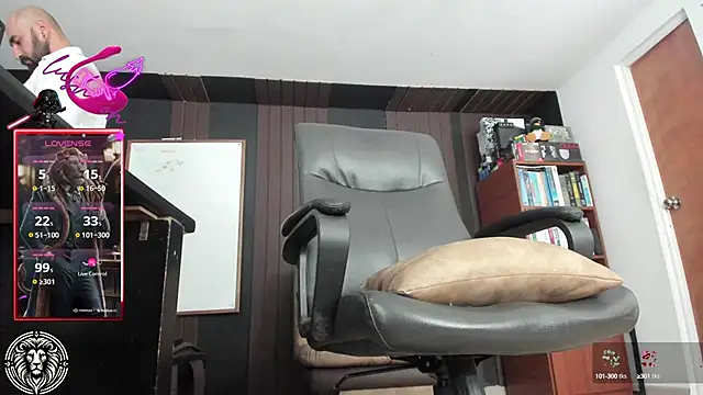 Snapshot of Leon_1234 chatting on March 21, 5:45 pm Leon 1234 online show from March 21, 5:45 pm