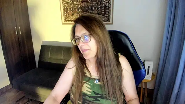 Ivette Shaira online show from April 9, 2:11 am