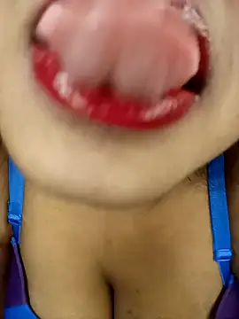 Snapshot of Hotlisa chatting on February 19, 4:01 am Hotlisa online show from February 19, 4:01 am