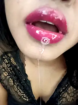 Snapshot of Hotlisa chatting on March 15, 4:24 am Hotlisa online show from March 15, 4:24 am