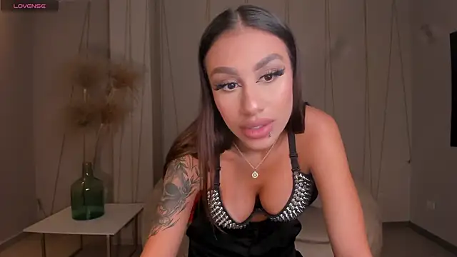 Snapshot of DannaCruz chatting on January 25, 6:24 pm DannaCruz online show from January 25, 6:24 pm