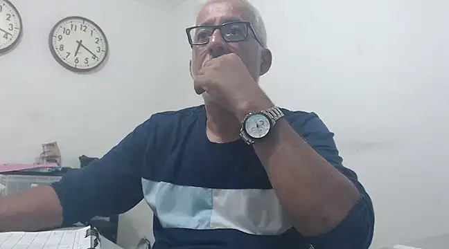 cenizo10124 online show from January 1, 11:18 pm