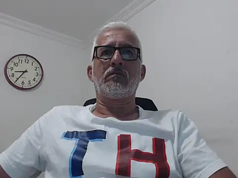 cenizo10124 online show from September 29, 1:33 am