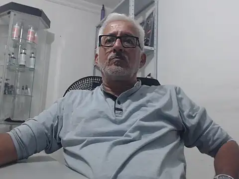 cenizo10124 online show from October 22, 2:23 am