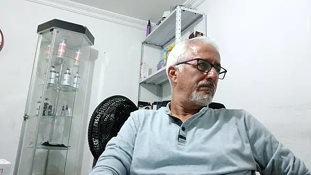 cenizo10124 online show from November 14, 1:04 am