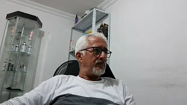 cenizo10124 online show from November 16, 2:06 am