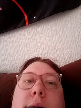 Sexycurvyemilyy online show from February 14, 3:42 pm