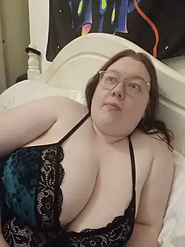 Sexycurvyemilyy online show from June 6, 9:08 pm
