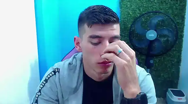 Snapshot of DEIBY_BABY chatting on December 27, 4:47 am DEIBY BABY online show from December 27, 4:47 am