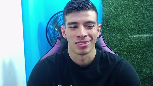 Snapshot of DEIBY_BABY chatting on December 30, 9:40 pm DEIBY BABY online show from December 30, 9:40 pm