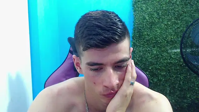 Snapshot of DEIBY_BABY chatting on December 31, 12:43 am DEIBY BABY online show from December 31, 12:43 am