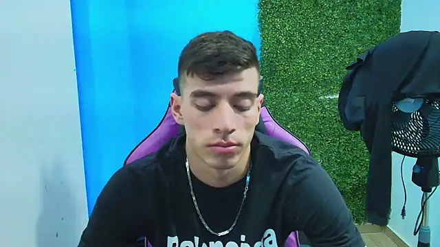 Snapshot of DEIBY_BABY chatting on January 15, 3:22 am DEIBY BABY online show from January 15, 3:22 am