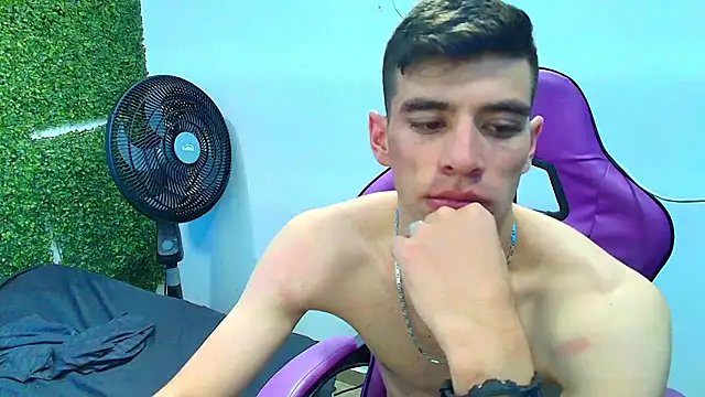 Snapshot of DEIBY_BABY chatting on January 19, 2:57 am DEIBY BABY online show from January 19, 2:57 am