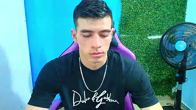 Snapshot of DEIBY_BABY chatting on January 21, 2:22 am DEIBY BABY online show from January 21, 2:22 am