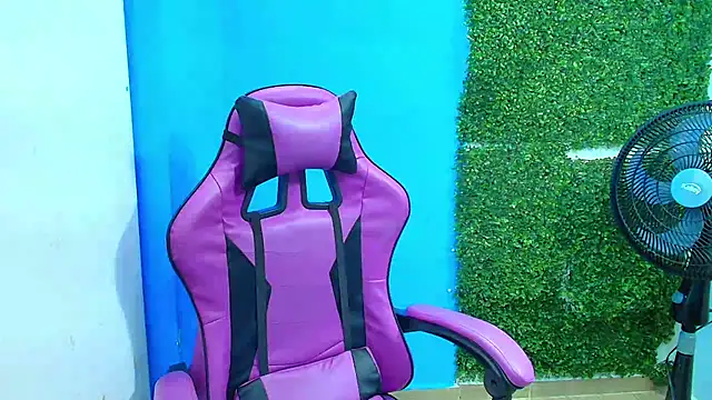 Snapshot of DEIBY_BABY chatting on January 22, 1:20 am DEIBY BABY online show from January 22, 1:20 am