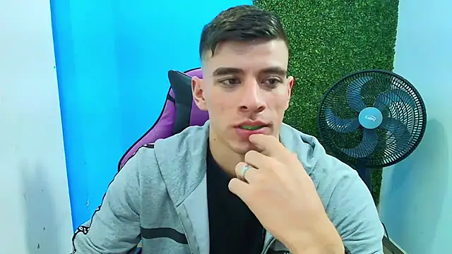 Snapshot of DEIBY_BABY chatting on February 9, 4:46 am DEIBY BABY online show from February 9, 4:46 am