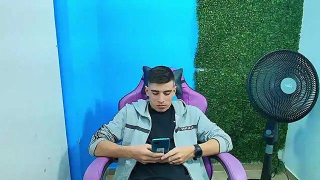 Snapshot of DEIBY_BABY chatting on February 10, 4:41 am DEIBY BABY online show from February 10, 4:41 am