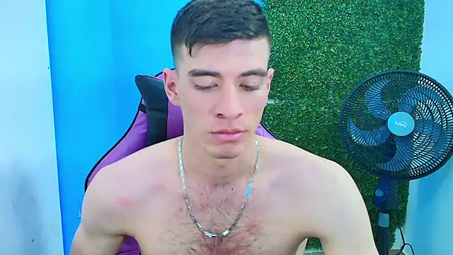 Snapshot of DEIBY_BABY chatting on February 14, 12:51 am DEIBY BABY online show from February 14, 12:51 am