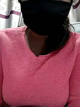 Snapshot of Sexybomb33 chatting on December 16, 12:06 pm Sexybomb33 online show from December 16, 12:06 pm