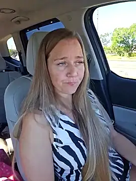 SkyelarSommer online show from March 23, 2:21 pm