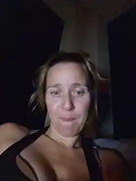 SkyelarSommer online show from June 3, 3:53 am