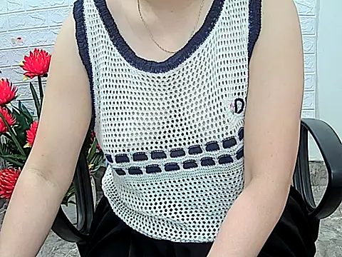 Snapshot of Jasmine798 chatting on March 14, 12:10 am Jasmine798 online show from March 14, 12:10 am