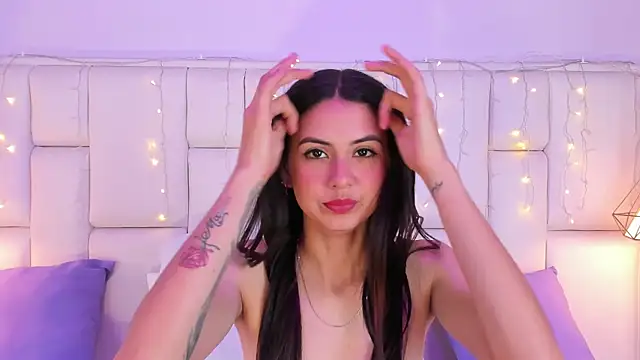 SarahSophia  online show from March 18, 5:53 pm