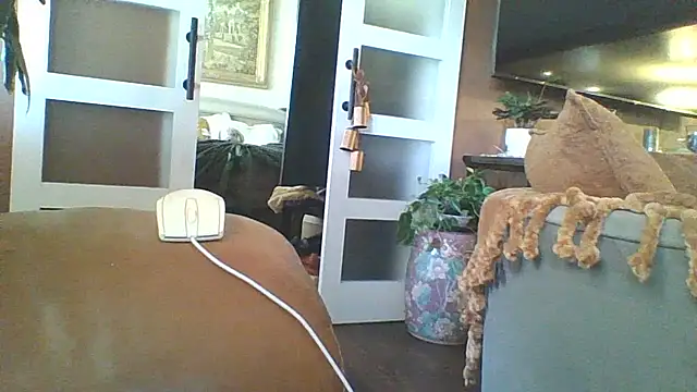 Snapshot of carlosxxx213 chatting on August 2, 9:24 pm carlosxxx213 online show from August 2, 9:24 pm