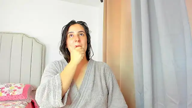 Hanna86 online show from February 15, 4:58 pm