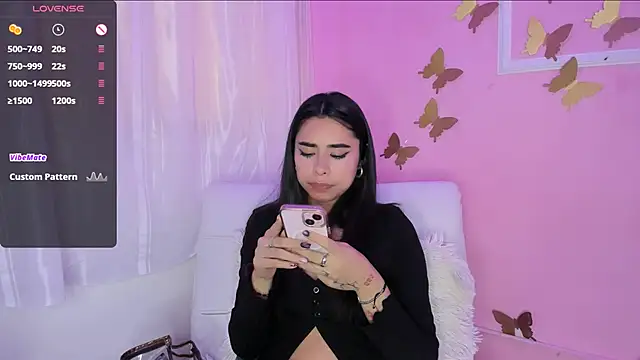 Snapshot of AmyOlimpo chatting on January 15, 8:58 pm AmyOlimpo online show from January 15, 8:58 pm