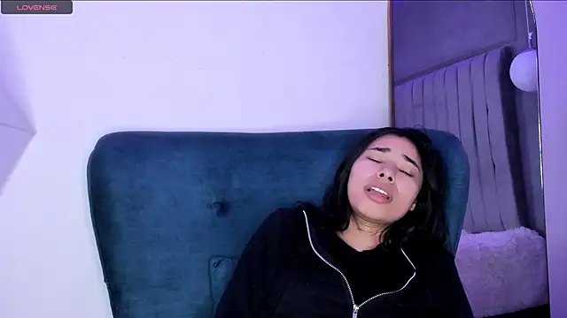 Snapshot of AmyOlimpo chatting on January 28, 4:39 am AmyOlimpo online show from January 28, 4:39 am