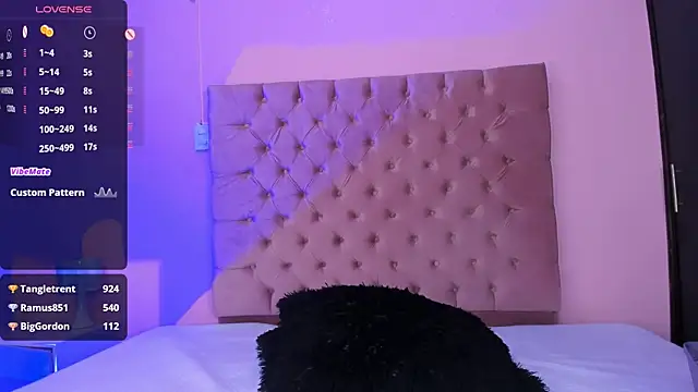 Snapshot of AmyOlimpo chatting on February 9, 4:04 am AmyOlimpo online show from February 9, 4:04 am