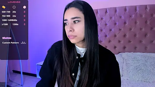 Snapshot of AmyOlimpo chatting on February 18, 4:15 am AmyOlimpo online show from February 18, 4:15 am