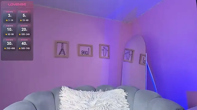 Snapshot of AmyOlimpo chatting on February 19, 3:50 am AmyOlimpo online show from February 19, 3:50 am