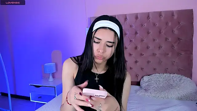 Snapshot of AmyOlimpo chatting on February 24, 1:35 am AmyOlimpo online show from February 24, 1:35 am