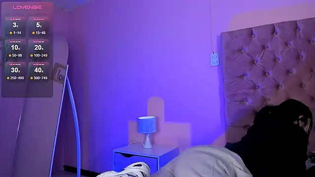 Snapshot of AmyOlimpo chatting on February 25, 3:52 am AmyOlimpo online show from February 25, 3:52 am