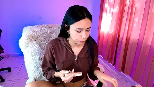 AmyOlimpo online show from December 19, 1:51 pm