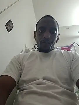 Snapshot of Annonymous607 chatting on December 3, 1:35 am Annonymous607 online show from December 3, 1:35 am