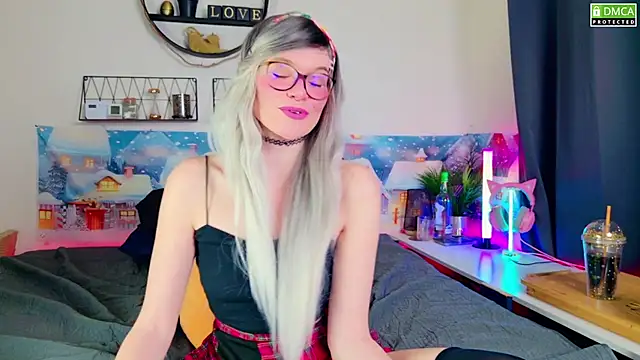 Kittychatte online show from December 30, 8:25 pm