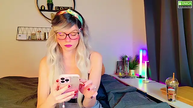 Kittychatte online show from February 16, 8:21 am