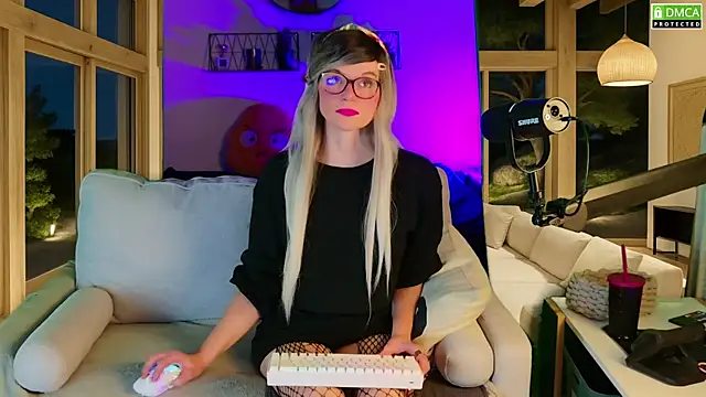 Kittychatte online show from October 7, 8:06 pm