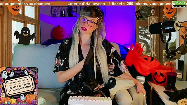 Kittychatte online show from October 19, 10:05 am