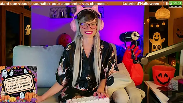 Kittychatte online show from October 20, 8:09 pm