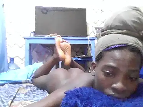 pretty-lolo online show from February 7, 3:01 am