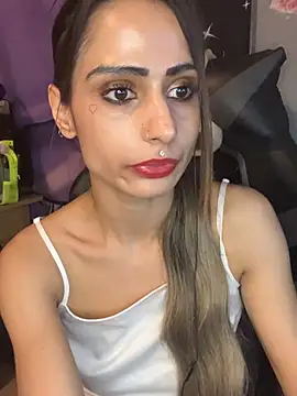 LaPetitechienne1 online show from December 23, 2:35 am