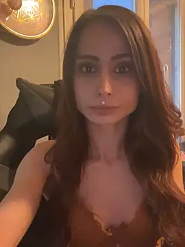 LaPetitechienne1 online show from January 15, 5:05 pm