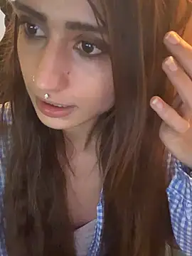 LaPetitechienne1 online show from January 31, 4:06 pm