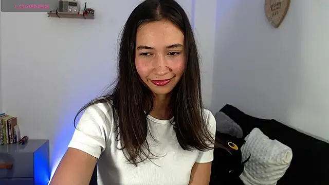 AmarhaRose online show from December 7, 5:04 am