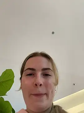 KissMissAngela online show from March 11, 4:18 pm