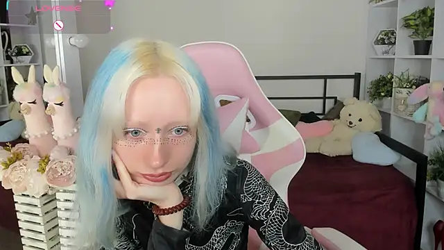 Katia Kim online show from April 22, 5:21 am